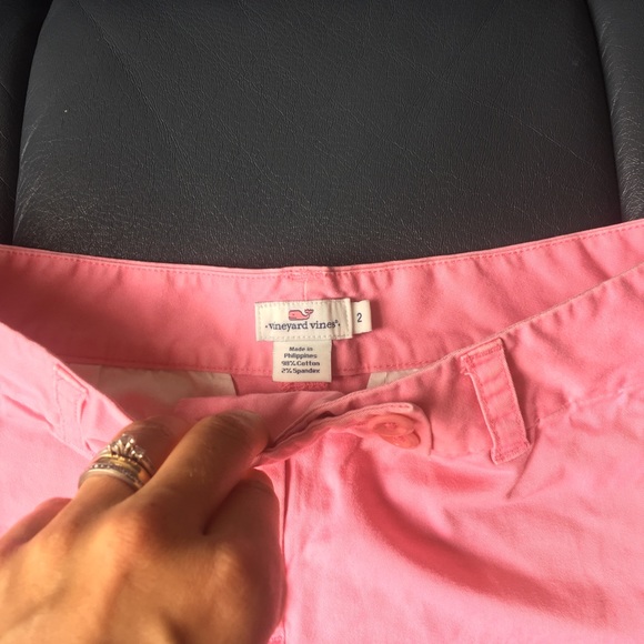 Vineyard vines pink shorts - Picture 3 of 5